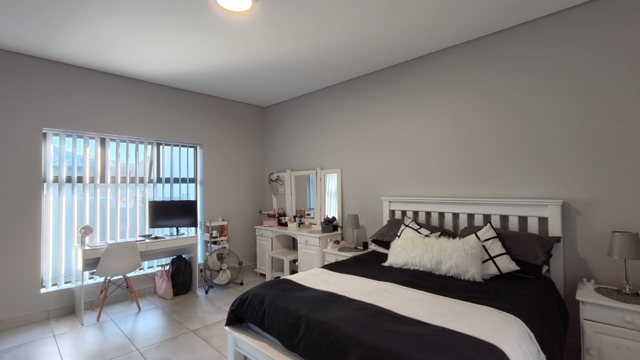 4 Bedroom Property for Sale in Island View Western Cape